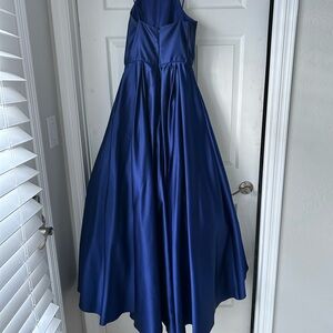 Elegant Blue Prom Dress 👗